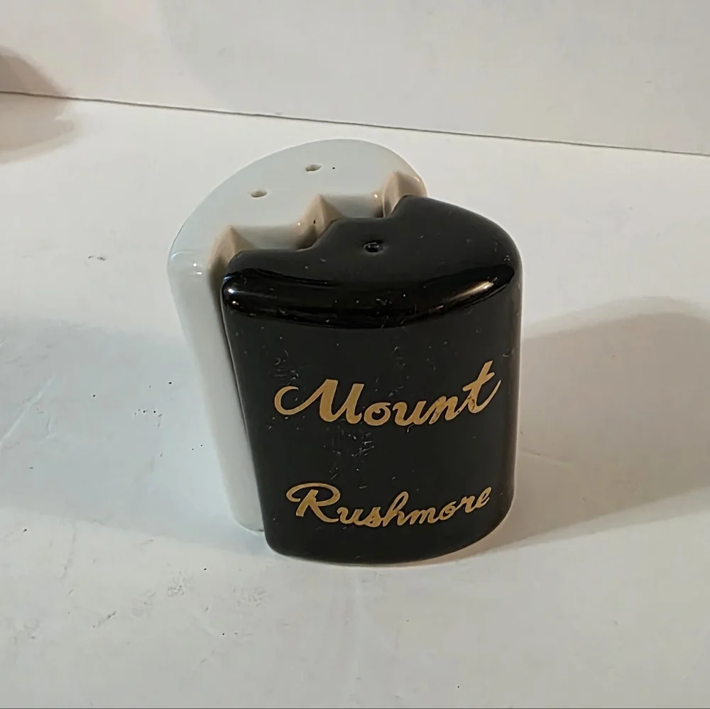 Vtg Broken Heart Souviner Salt Pepper Shakers Black White